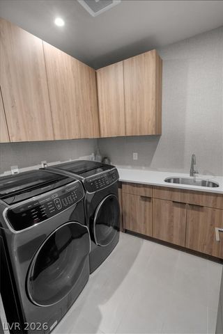 12 Falling Canyon Court, Henderson, NV 89011
