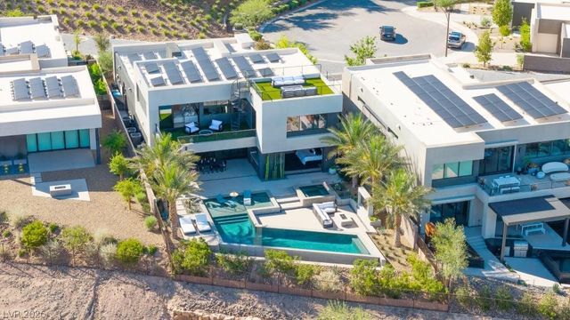 12 Falling Canyon Court, Henderson, NV 89011