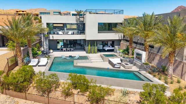 12 Falling Canyon Court, Henderson, NV 89011