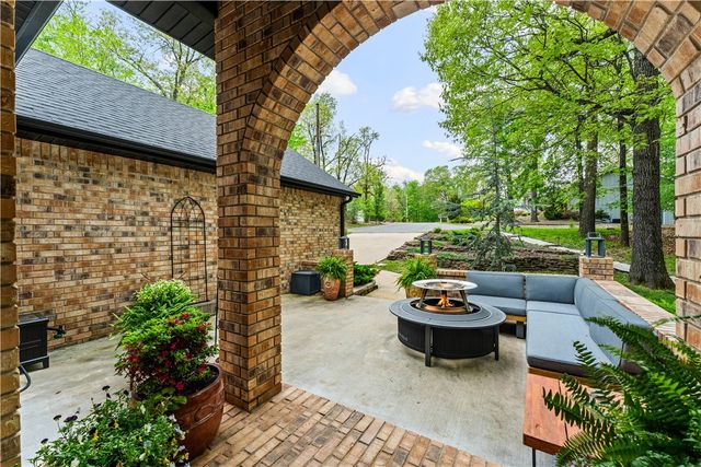 5 Lacock Lane, Bella Vista, AR 72714