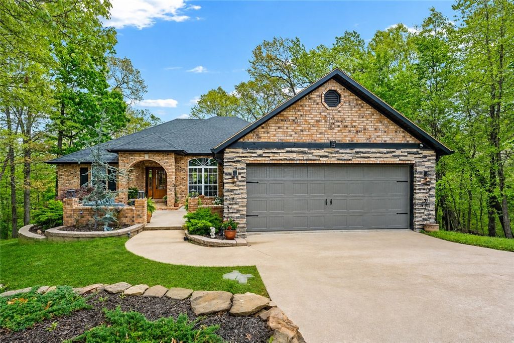 5 Lacock Lane, Bella Vista, AR 72714