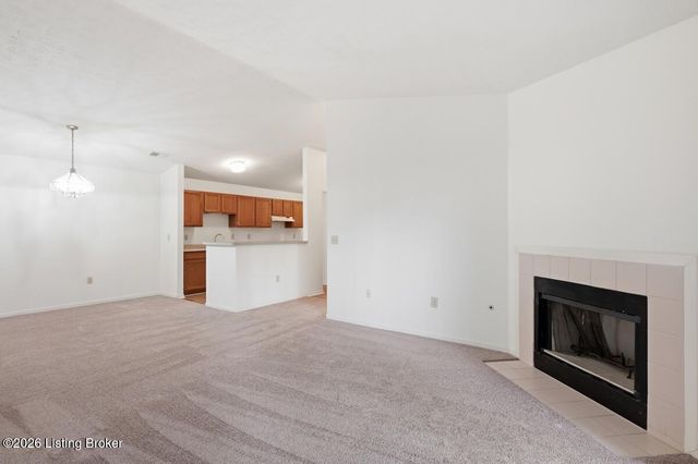 10501 McMeekin Ln 208, Louisville, KY 40223