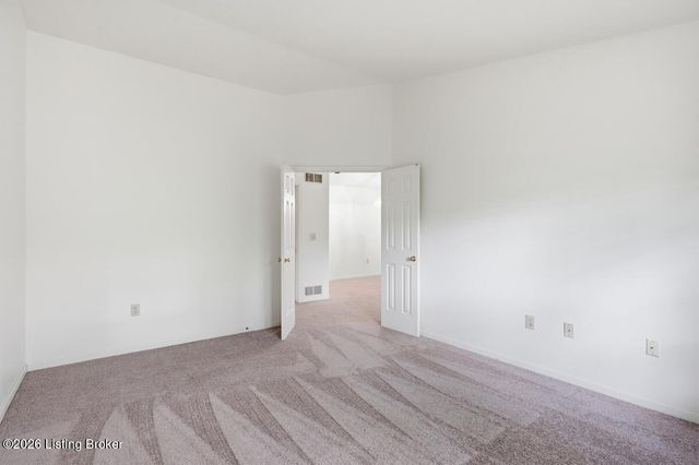 10501 McMeekin Ln 208, Louisville, KY 40223