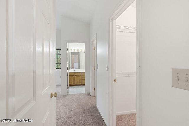 10501 McMeekin Ln 208, Louisville, KY 40223