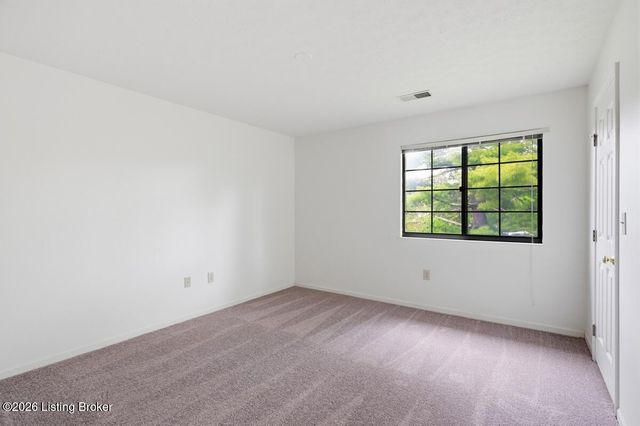 10501 McMeekin Ln 208, Louisville, KY 40223