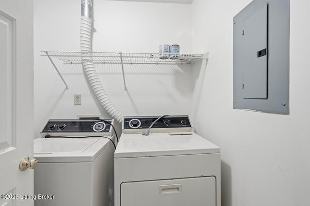 10501 McMeekin Ln 208, Louisville, KY 40223