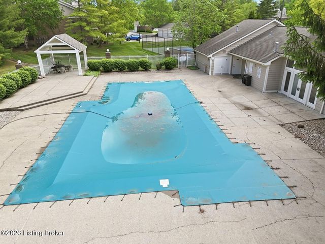 10501 McMeekin Ln 208, Louisville, KY 40223