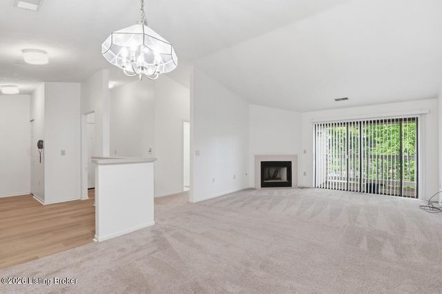 10501 McMeekin Ln 208, Louisville, KY 40223