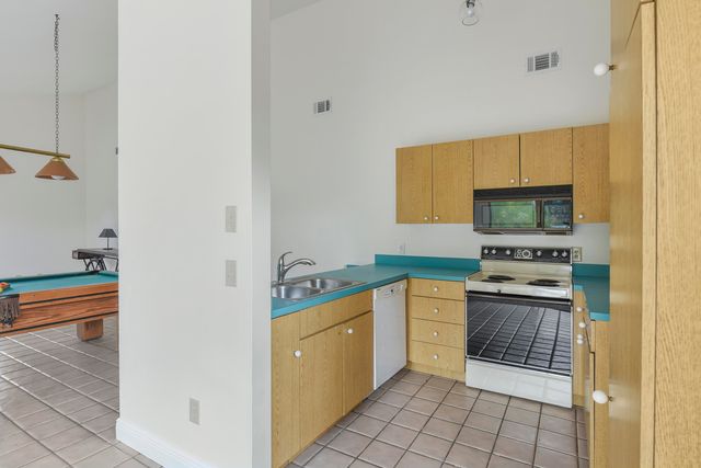 5666 SE Matousek Street, Stuart, FL 34997