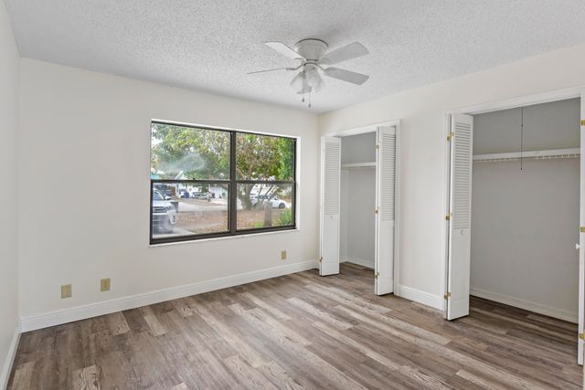 5666 SE Matousek Street, Stuart, FL 34997