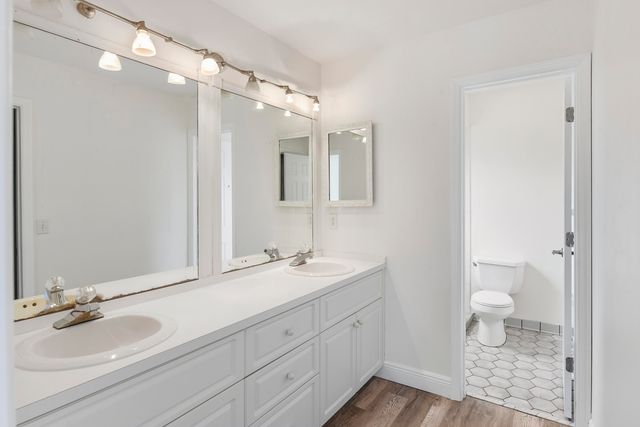 5666 SE Matousek Street, Stuart, FL 34997