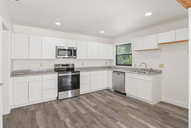 5666 SE Matousek Street, Stuart, FL 34997