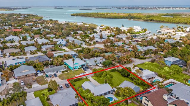 5666 SE Matousek Street, Stuart, FL 34997