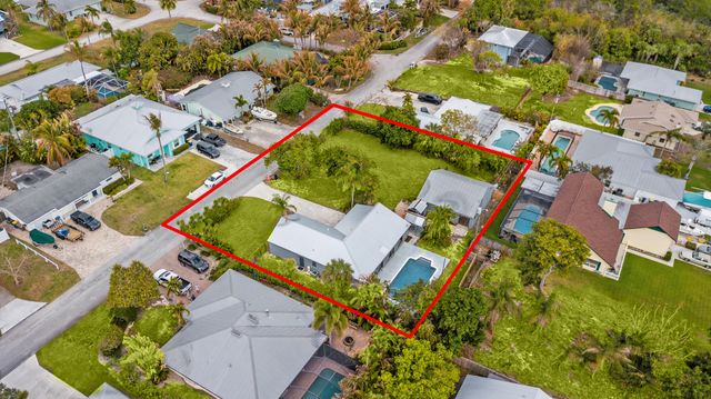 5666 SE Matousek Street, Stuart, FL 34997