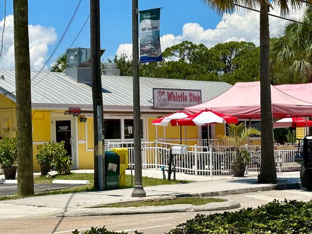 5666 SE Matousek Street, Stuart, FL 34997