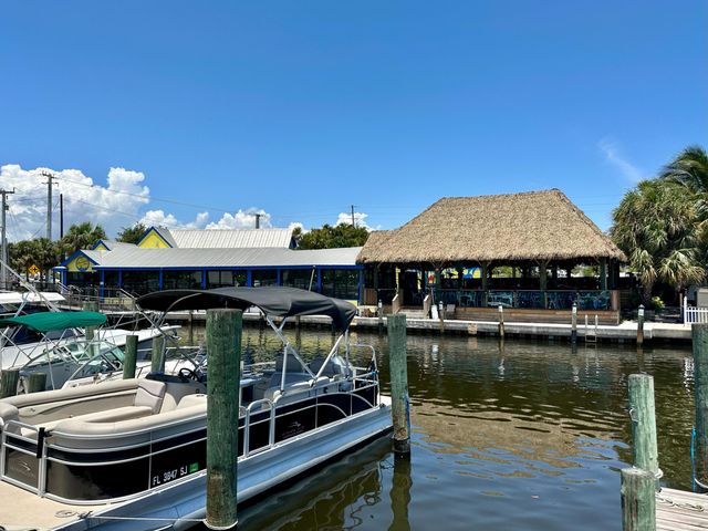 5666 SE Matousek Street, Stuart, FL 34997