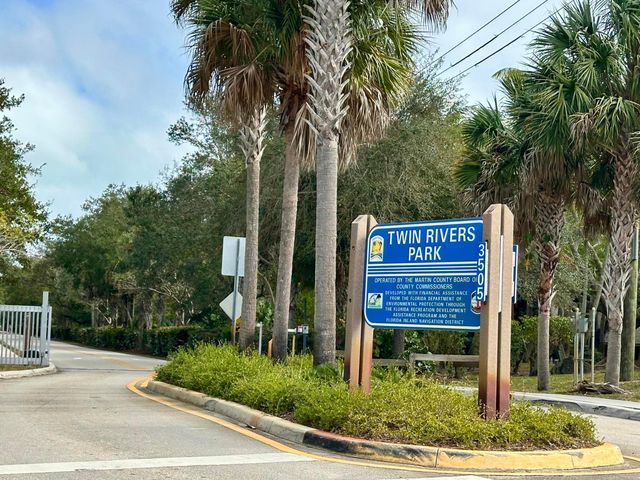 5666 SE Matousek Street, Stuart, FL 34997