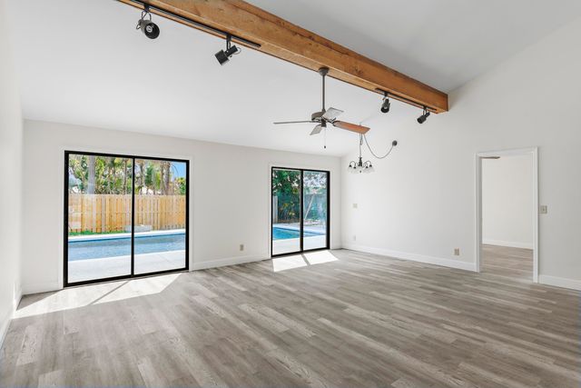 5666 SE Matousek Street, Stuart, FL 34997