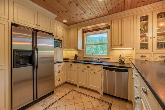 241 High Hill Road, Manchester, VT 05255