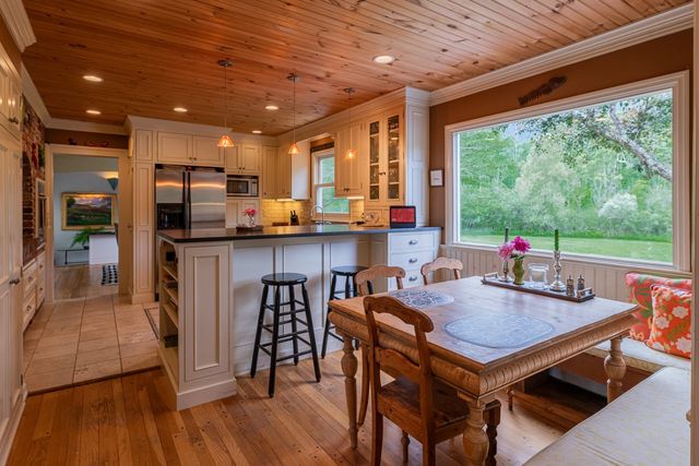 241 High Hill Road, Manchester, VT 05255