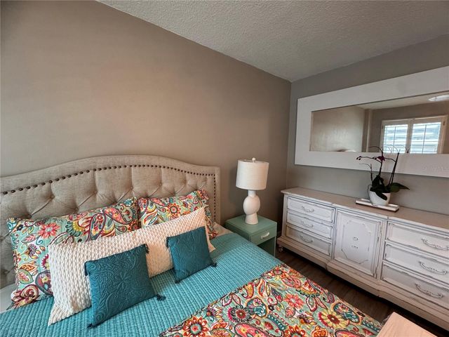 33 S GULFSTREAM AVENUE 409, Sarasota, FL 34236