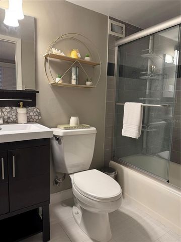 33 S GULFSTREAM AVENUE 409, Sarasota, FL 34236