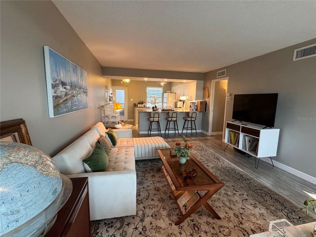 33 S GULFSTREAM AVENUE 409, Sarasota, FL 34236