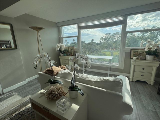 33 S GULFSTREAM AVENUE 409, Sarasota, FL 34236