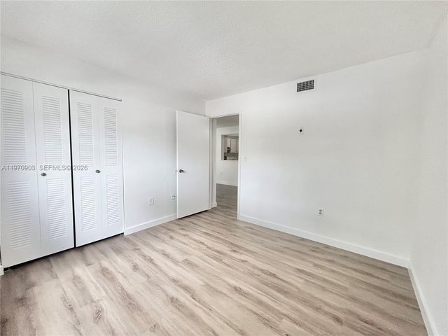 400 W Palm Cir W 201, Pembroke Pines, FL 33025