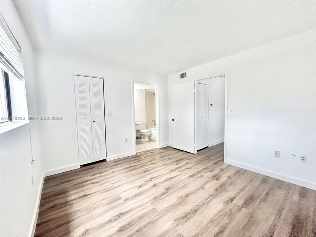 400 W Palm Cir W 201, Pembroke Pines, FL 33025