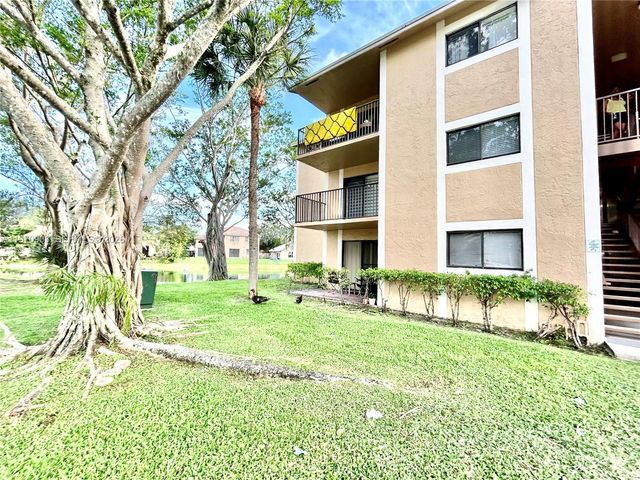 400 W Palm Cir W 201, Pembroke Pines, FL 33025