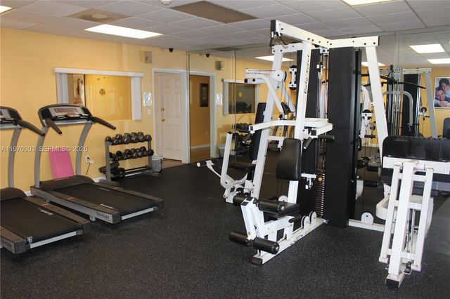 400 W Palm Cir W 201, Pembroke Pines, FL 33025