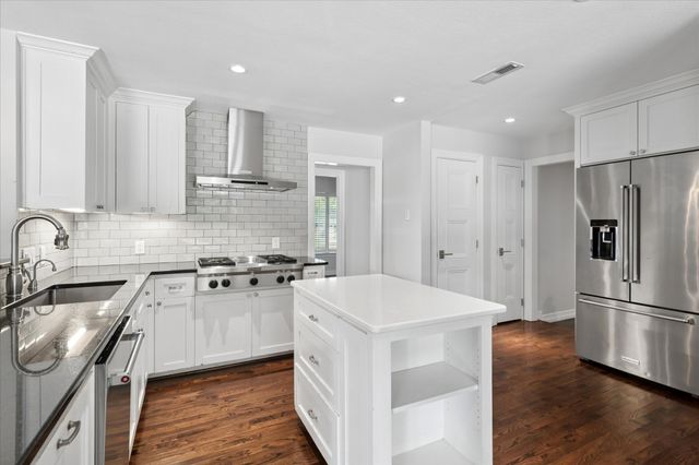 10918 Wonderland Trail, Dallas, TX 75229