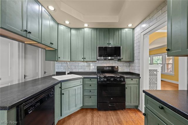 2612 Canterbury Road, Cleveland Heights, OH 44118