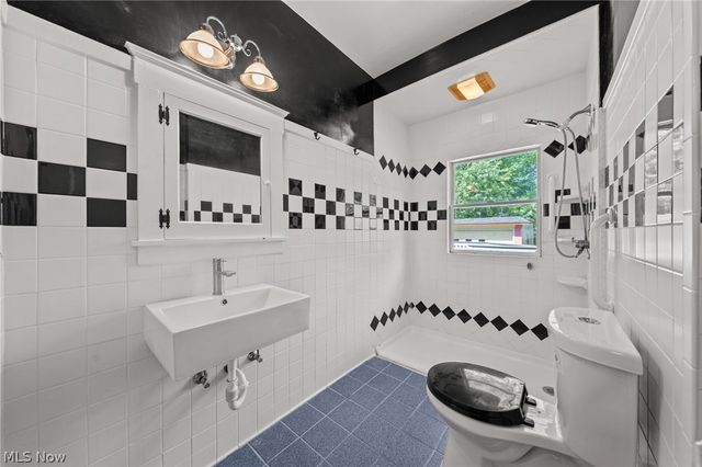 2612 Canterbury Road, Cleveland Heights, OH 44118