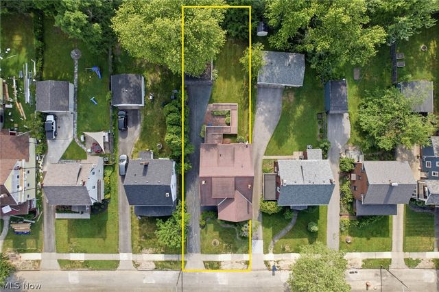 2612 Canterbury Road, Cleveland Heights, OH 44118