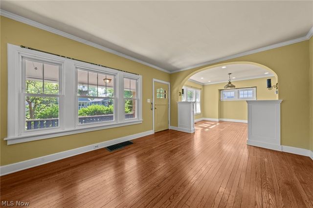 2612 Canterbury Road, Cleveland Heights, OH 44118