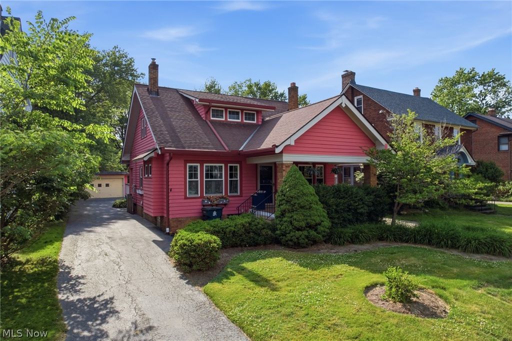2612 Canterbury Road, Cleveland Heights, OH 44118