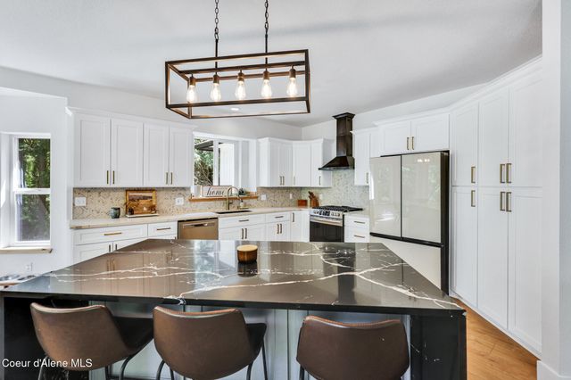 6079 E Hayden Lake Rd, Hayden, ID 83835