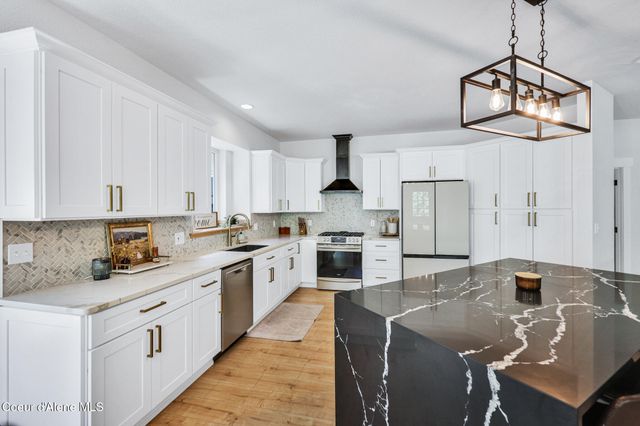 6079 E Hayden Lake Rd, Hayden, ID 83835