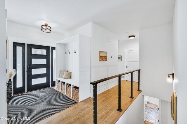 6079 E Hayden Lake Rd, Hayden, ID 83835