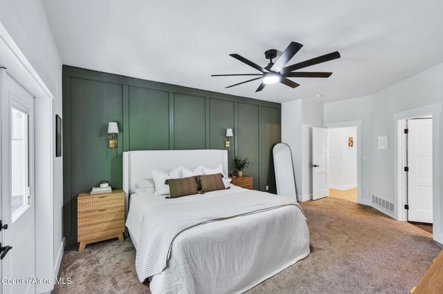 6079 E Hayden Lake Rd, Hayden, ID 83835