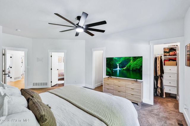 6079 E Hayden Lake Rd, Hayden, ID 83835