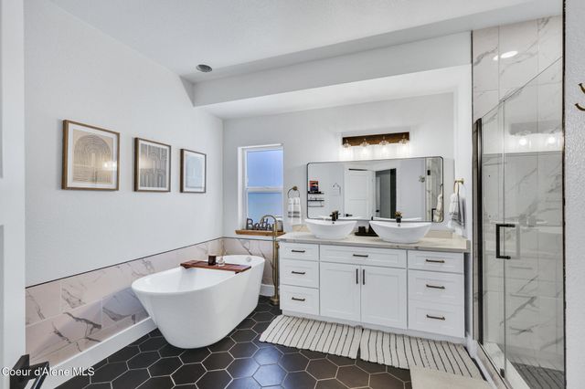 6079 E Hayden Lake Rd, Hayden, ID 83835