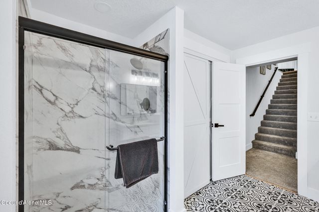 6079 E Hayden Lake Rd, Hayden, ID 83835