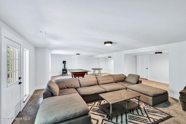 6079 E Hayden Lake Rd, Hayden, ID 83835