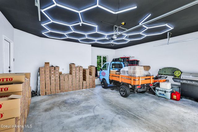 6079 E Hayden Lake Rd, Hayden, ID 83835