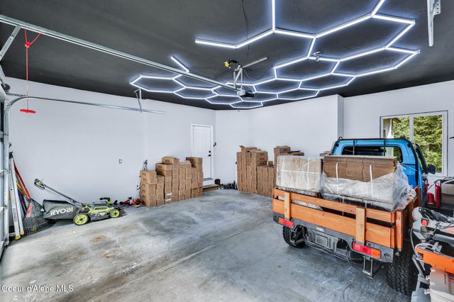 6079 E Hayden Lake Rd, Hayden, ID 83835