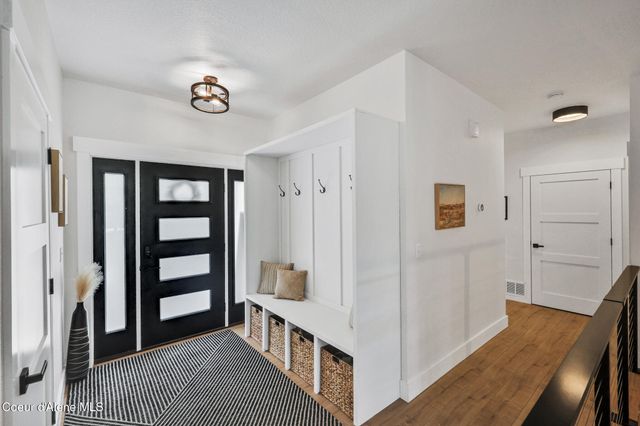 6079 E Hayden Lake Rd, Hayden, ID 83835