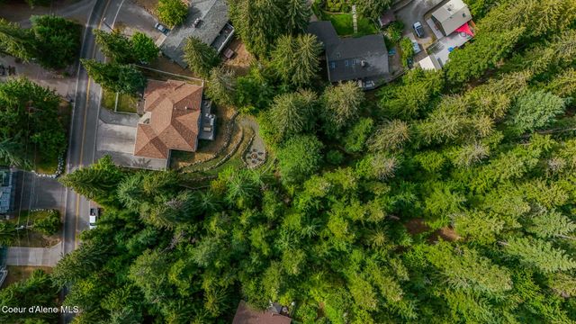 6079 E Hayden Lake Rd, Hayden, ID 83835